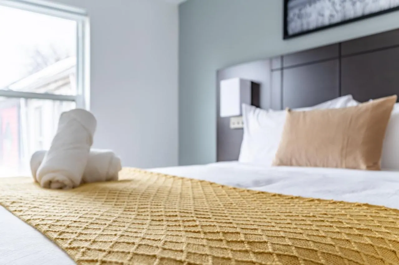 Downtown Townhomes Toronto Apartment