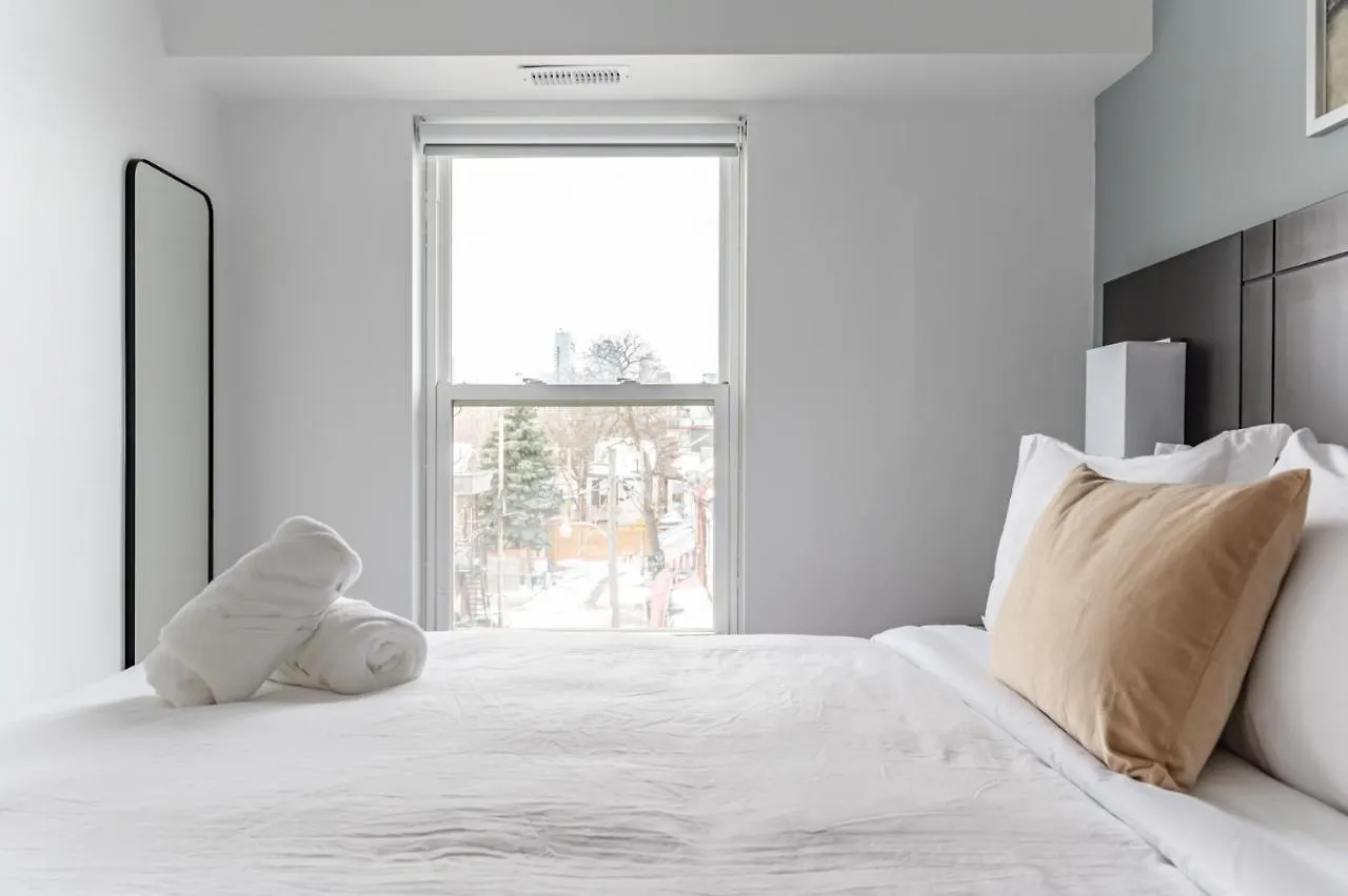 Apartment Downtown Townhomes Toronto